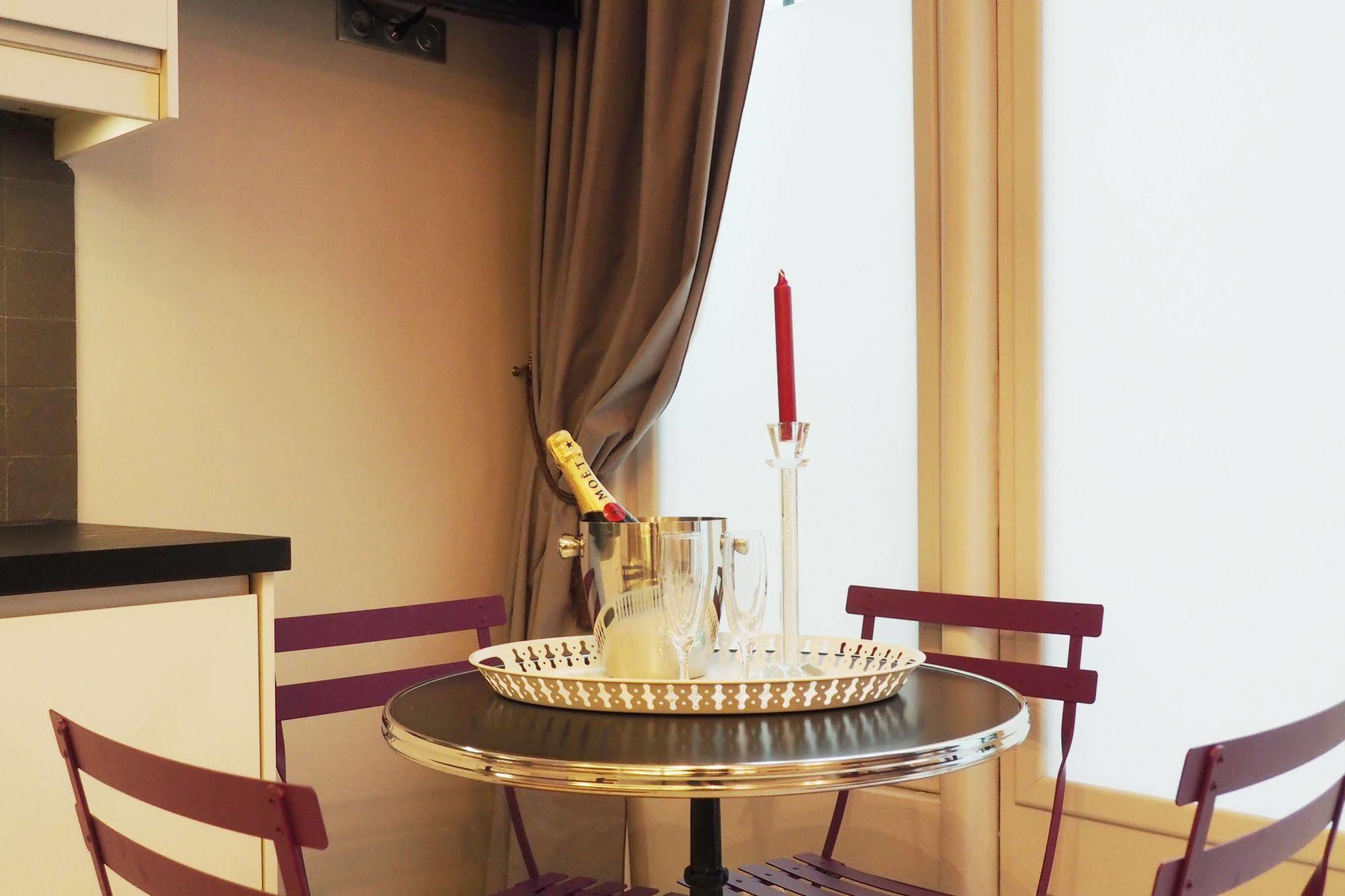 Palais Royal Chicsuites Paris Bagian luar foto