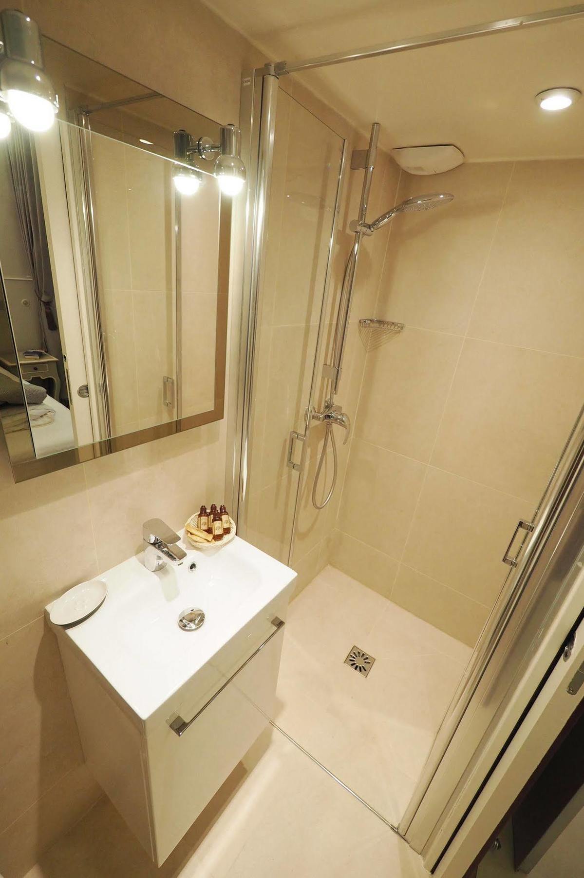 Palais Royal Chicsuites Paris Bagian luar foto