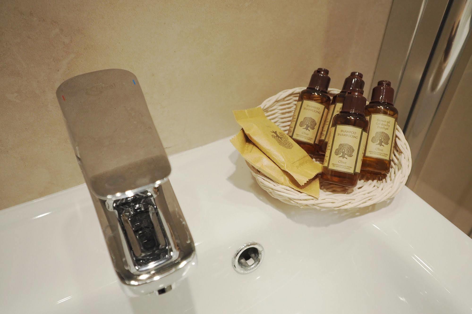 Palais Royal Chicsuites Paris Bagian luar foto