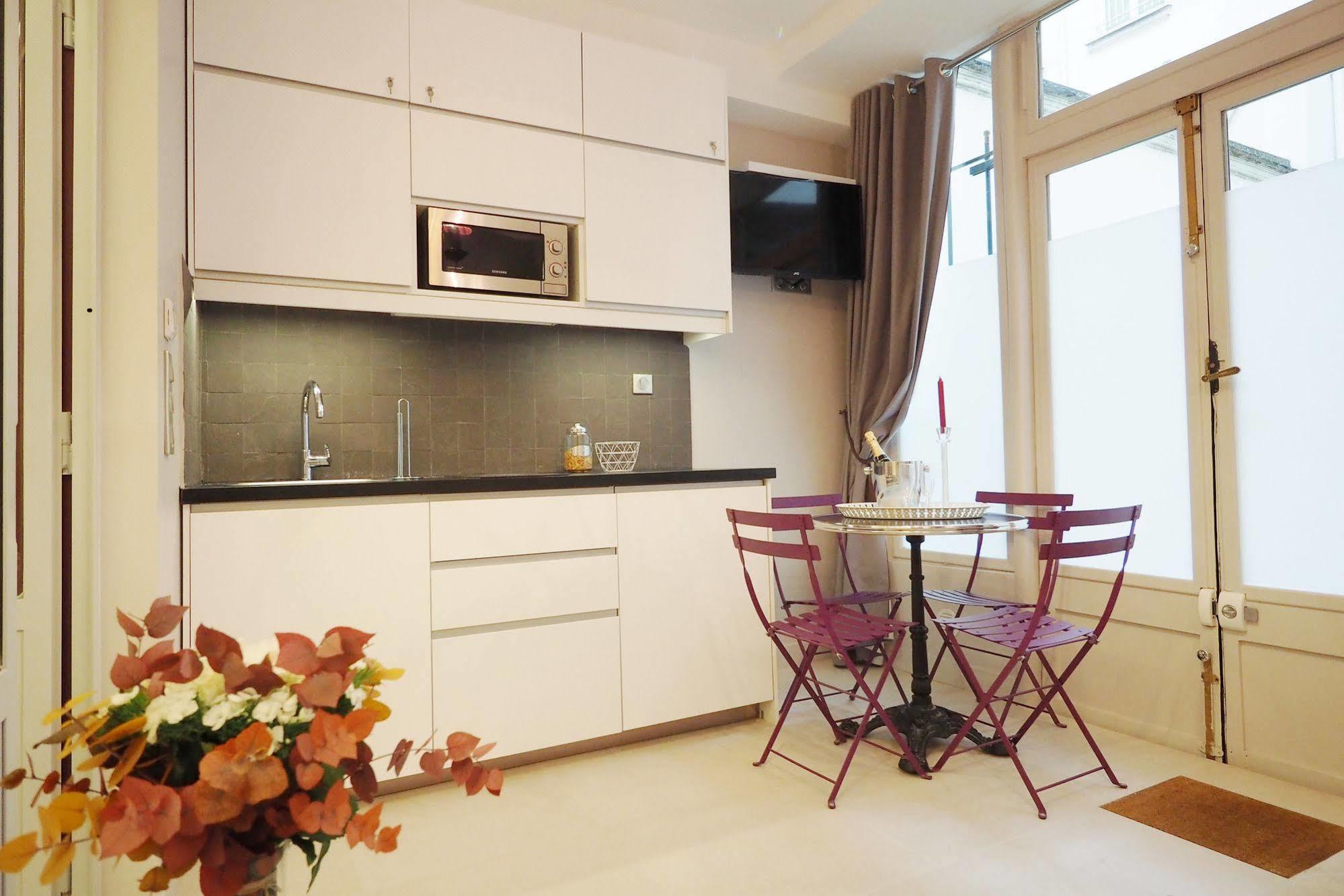 Palais Royal Chicsuites Paris Bagian luar foto
