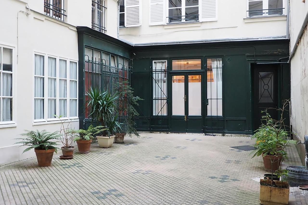 Palais Royal Chicsuites Paris Bagian luar foto